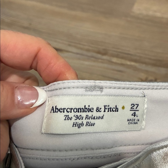 Abercrombie & Fitch Curve Love 90s relaxed fit Faux Leather Pant silver 4L NWT - Picture 5 of 13